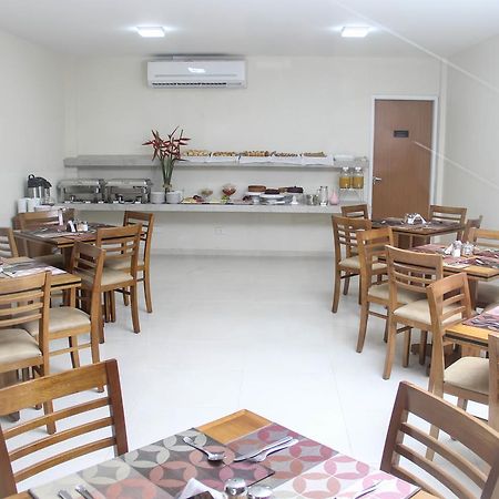 Hotel Executive Делмиро Гоувейя Екстериор снимка
