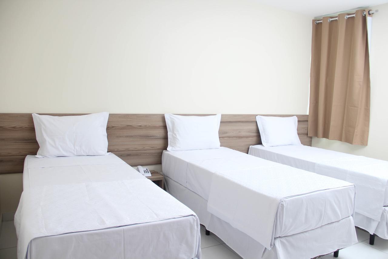 Hotel Executive Делмиро Гоувейя Екстериор снимка