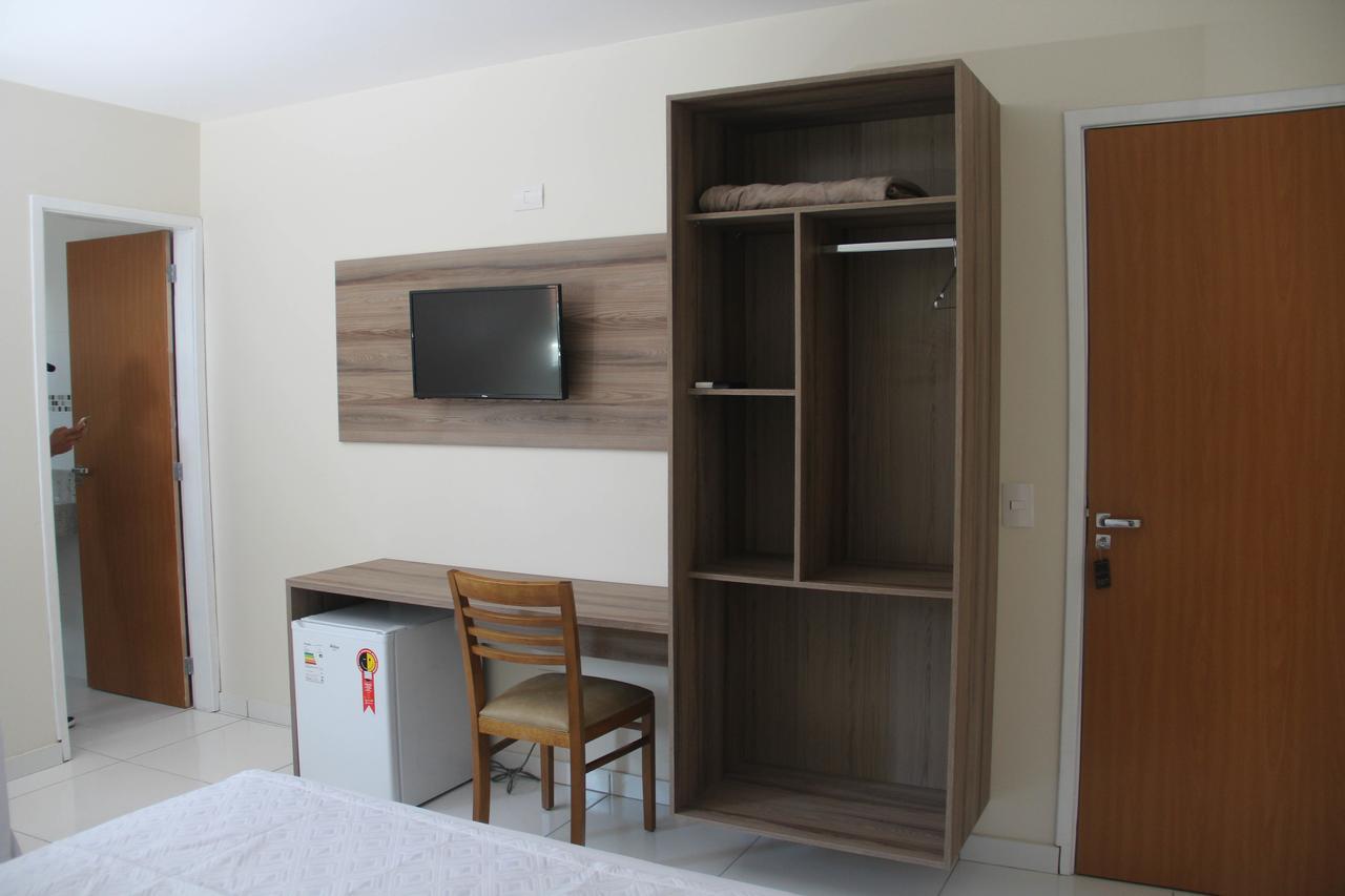 Hotel Executive Делмиро Гоувейя Екстериор снимка