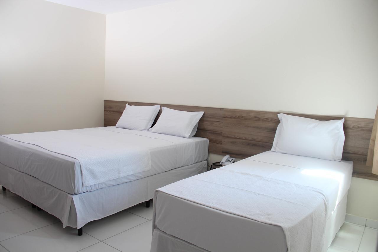 Hotel Executive Делмиро Гоувейя Екстериор снимка