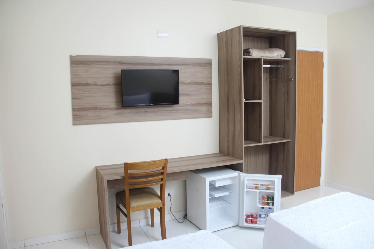 Hotel Executive Делмиро Гоувейя Екстериор снимка